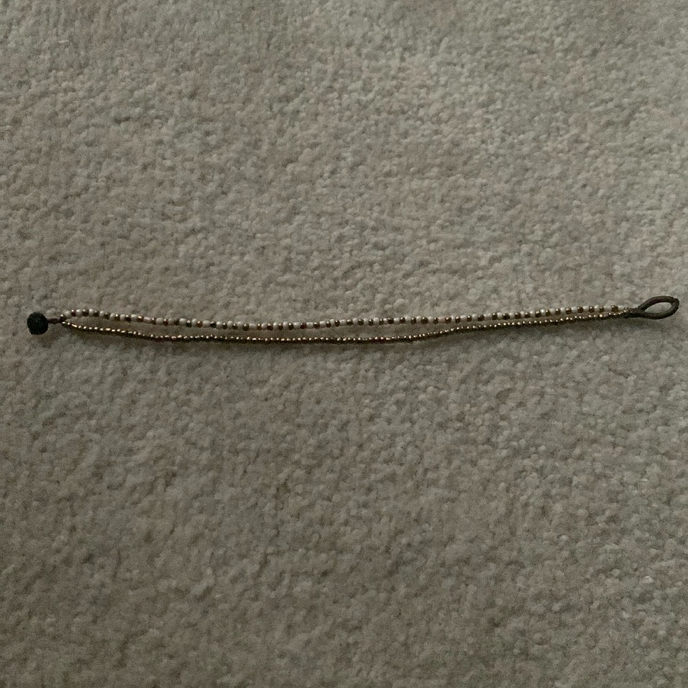 Near Mint Gold and White Small Beaded 10-inch Bracelet.
